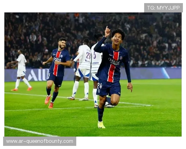 巴黎圣日耳曼迎战朗斯，伤病潮中争夺半程冠军